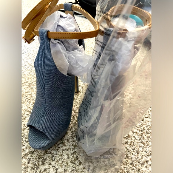 NWT Mazie Heeled Sandal - Picture 4 of 7